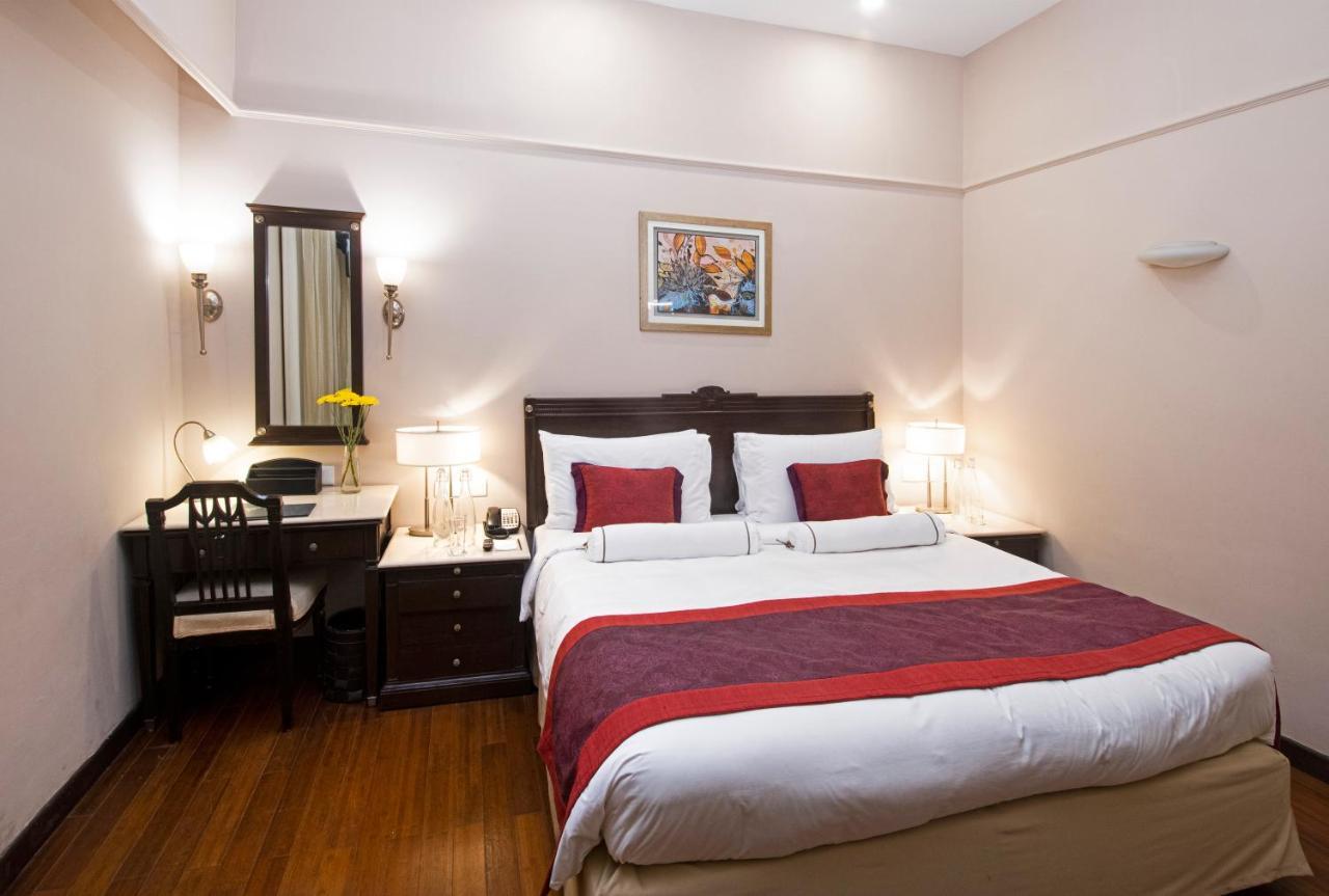 Hotel The Claridges Neu-Delhi Exterior foto A room at the hotel