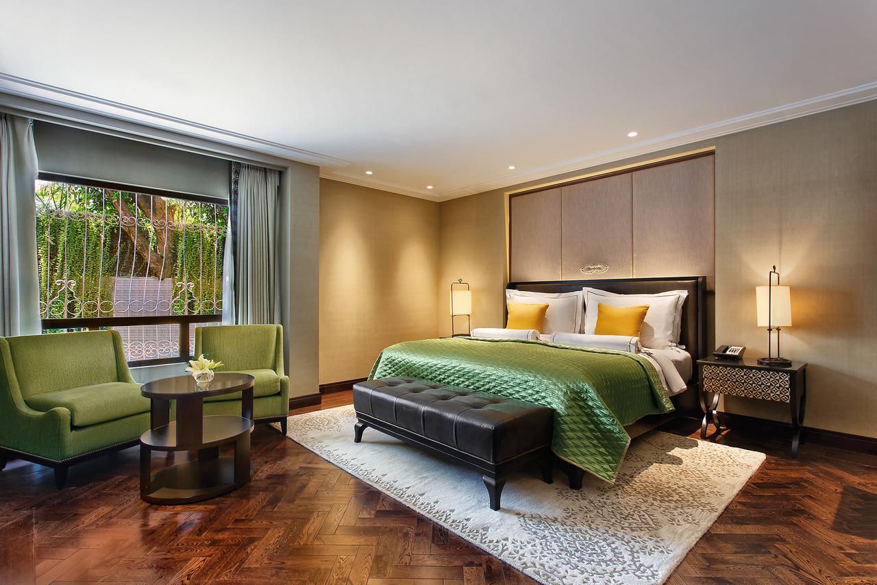 Hotel The Claridges Neu-Delhi Exterior foto A bedroom at The Oberoi, Mumbai